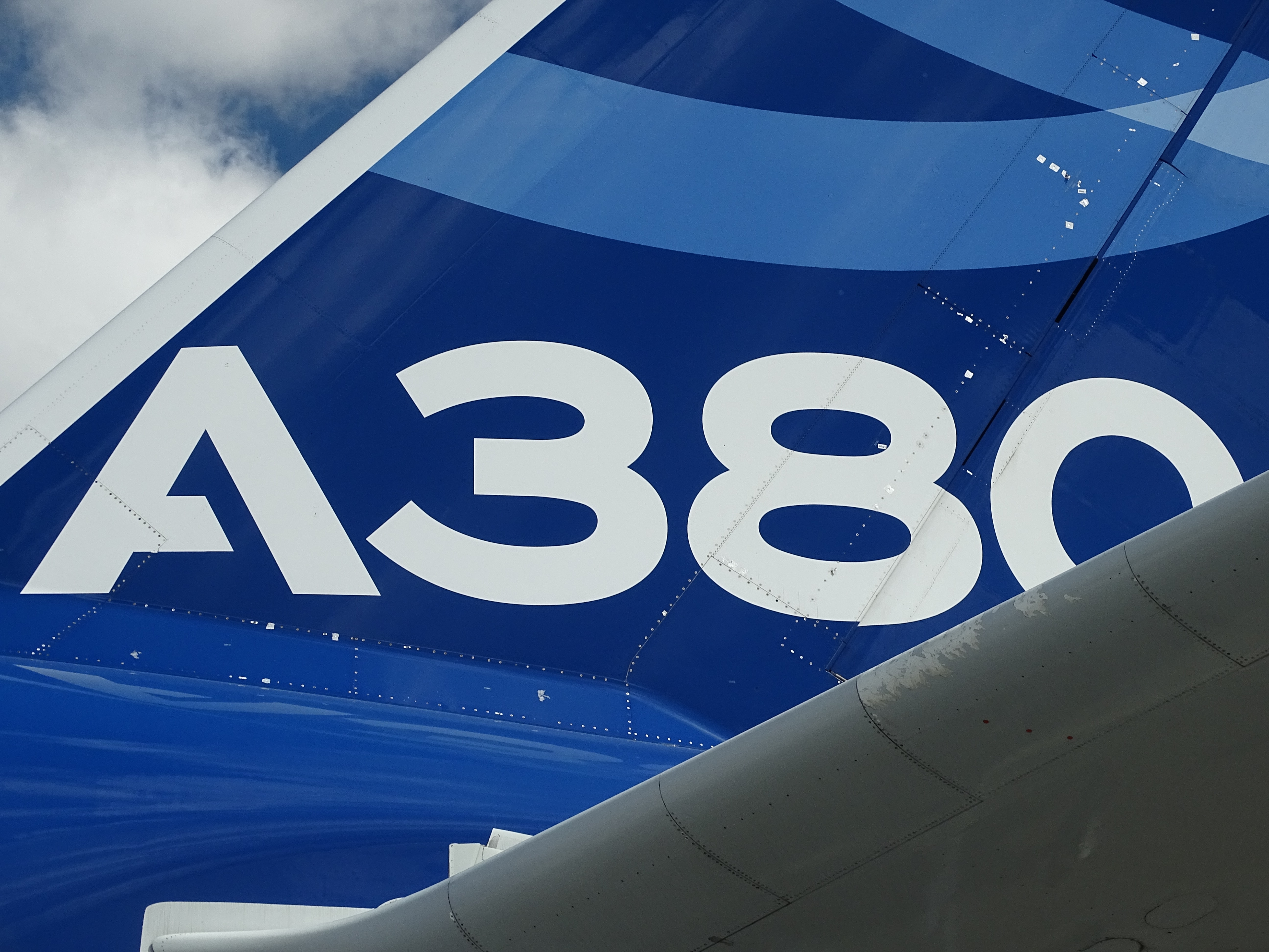 Airbus rutscht mit 1.13 Mrd. Euro Verlust in die roten Zahlen