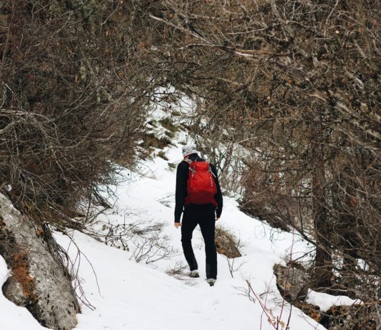 Alpen: Auf schneebedeckten Wegen versuchen Migranten Frankreich zu erreichen (Video)