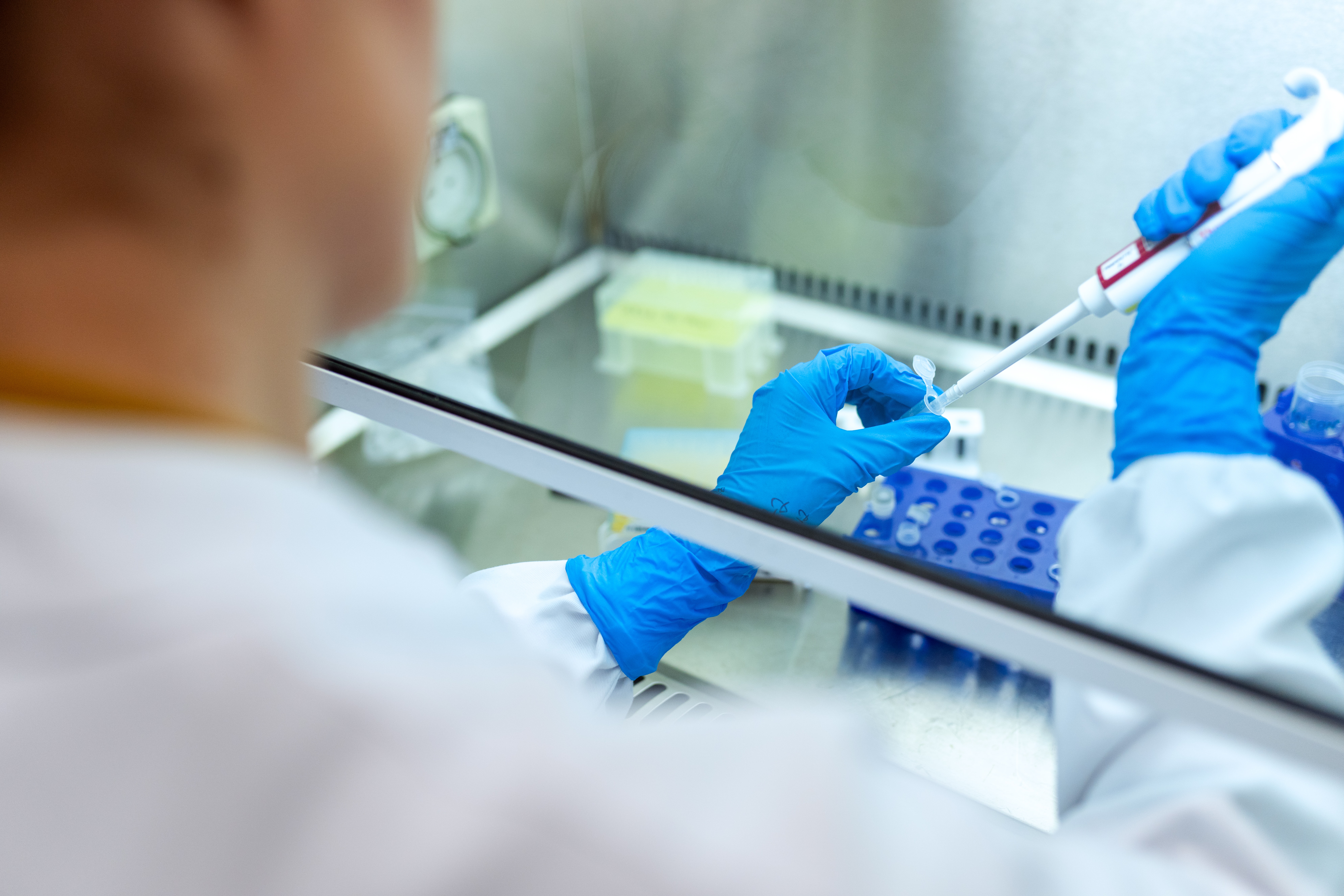 Covid-19: Forscher aus Oxford wollen die beiden Impfstoffe von Pfizer und AstraZeneca kombinieren