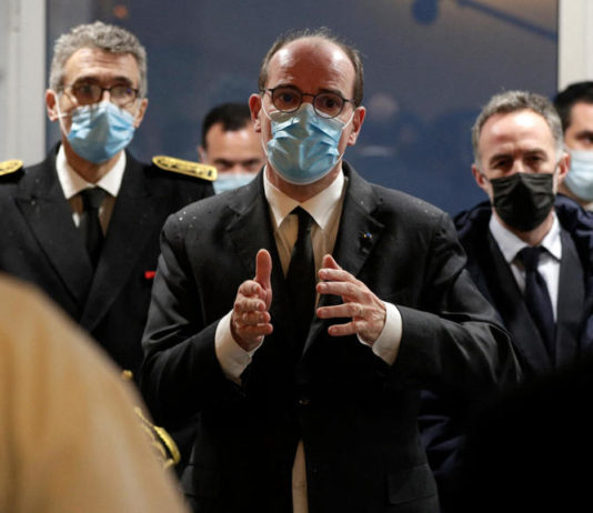 „Drinnen mit den Meinen, draußen als Bürger“: Die von Jean Castex vorgestellte Kommunikationskampagne der Regierung zu Barrieregesten