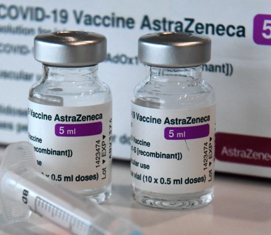 Also doch: Impfstoff von AstraZeneca wird mit Thrombose in Verbindung gebracht, sagt die Europäische Arzneimittelbehörde