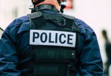 Mann mit Messer am Flughafen Roissy Charles-de-Gaulle von der Polizei erschossen Polizei