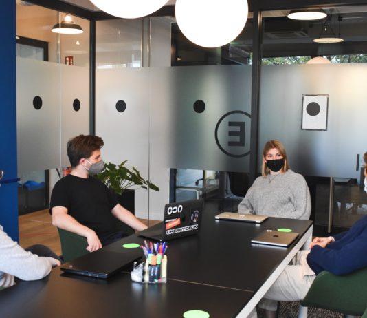 Coronavirus: Eine neue Studie bestätigt, dass das Virus vor allem in geschlossenen Räumen zirkuliert