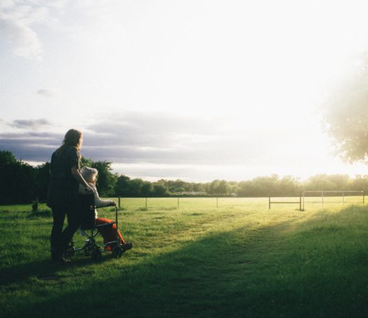 Altersheime und Covid-19: neue Regeln für Bewohner und ihre Familien ab diesem Samstag
