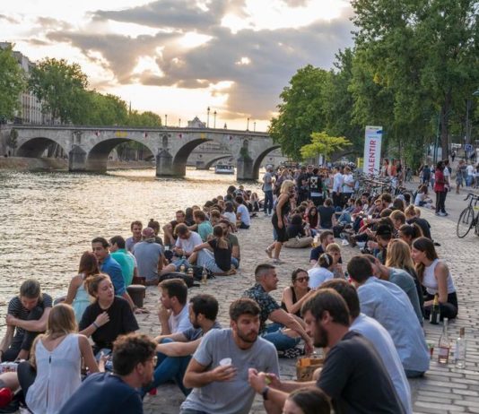 Covid-19: Kann man sich draußen anstecken?