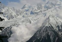 Wenn der Berg sich bewegt – Lawinenalarm in Frankreichs Skigebieten nach tödlichen Unglücken Lawine_Illustration