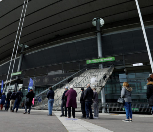 Stade de France wird zum riesigen Impfzentrum für 10.000 Injektionen pro Woche