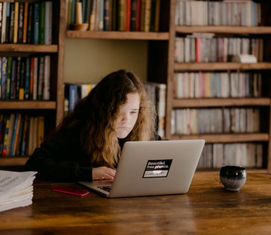 Covid-19: Computer-Attacken stören den Fernunterricht, sagt Jean-Michel Blanquer