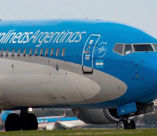 Covid-19: Frankreich verhängt Quarantäne für Reisende aus Brasilien, Argentinien, Chile und Südafrika