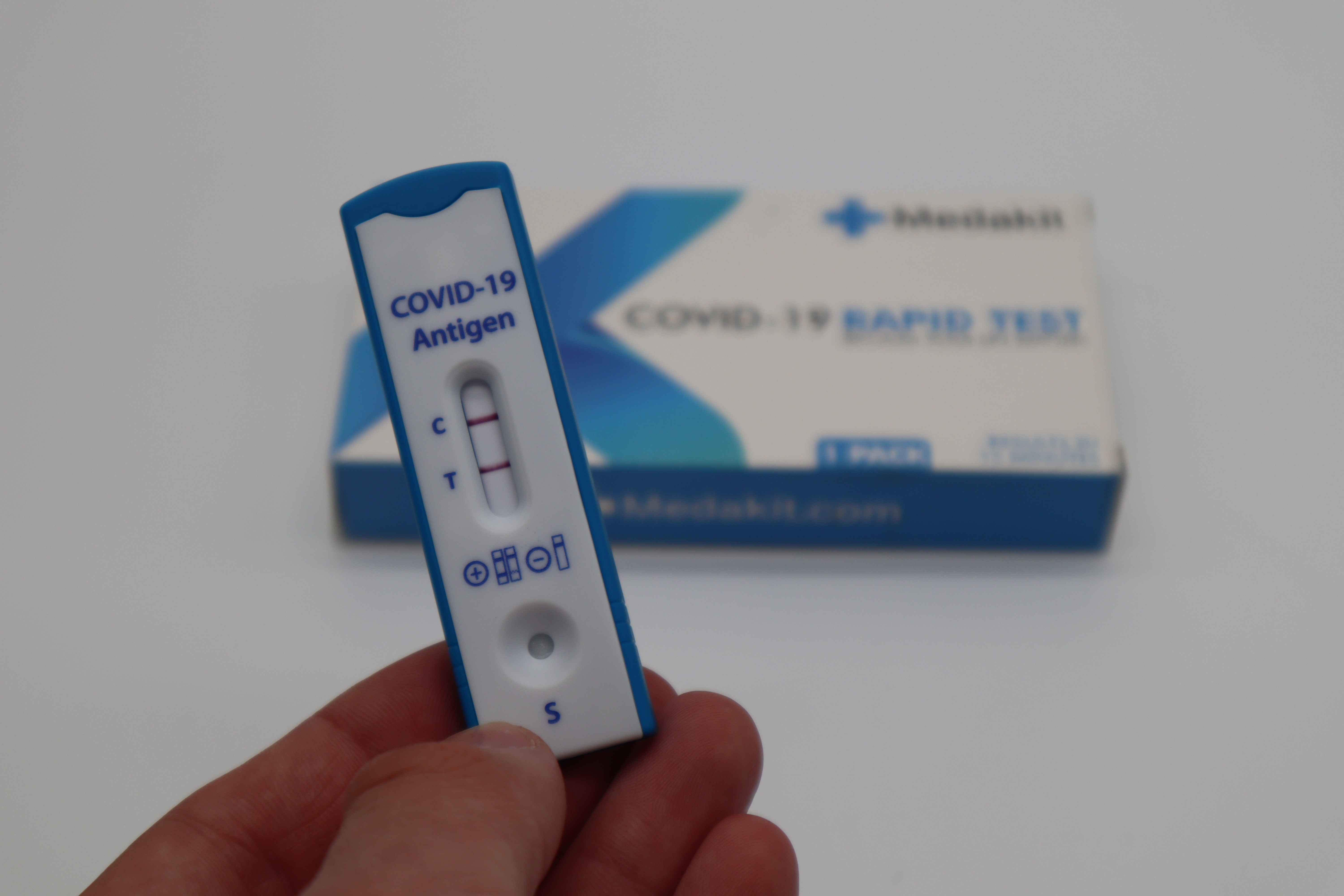 Covid-19-Selbsttests ab Montag in den Apotheken erhältlich