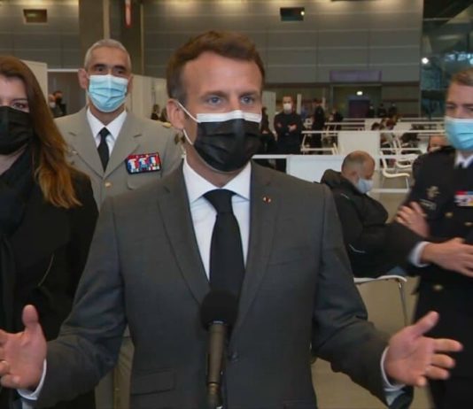 Emmanuel Macron ist „absolut dafür“, Patente auf Impfstoffe aufzuheben