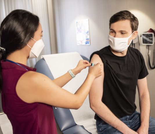 Covid-19-Impfung: In wenigen Tagen ist der Gesundheitspass für 12-17-Jährige vorgeschrieben