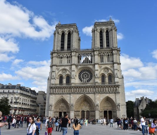 Pariser Notre-Dame-Platz wegen Bleibelastung geschlossen