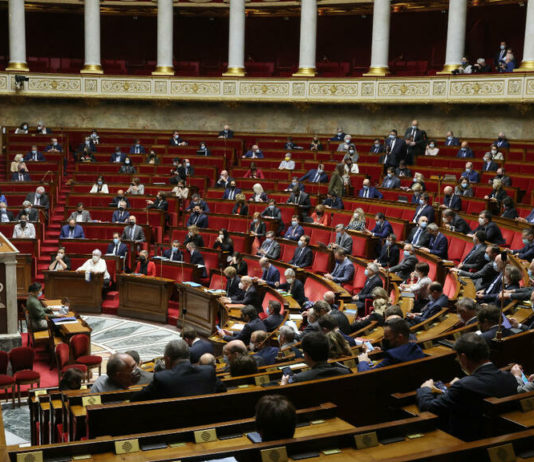 Covid-19: Nationalversammlung verabschiedet in erster Lesung das neue Gesundheitsgesetz