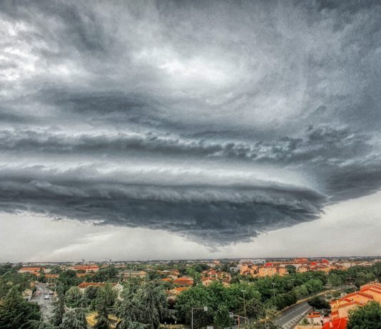 Gigantischer „Mesozyklon“ am Himmel über Toulouse