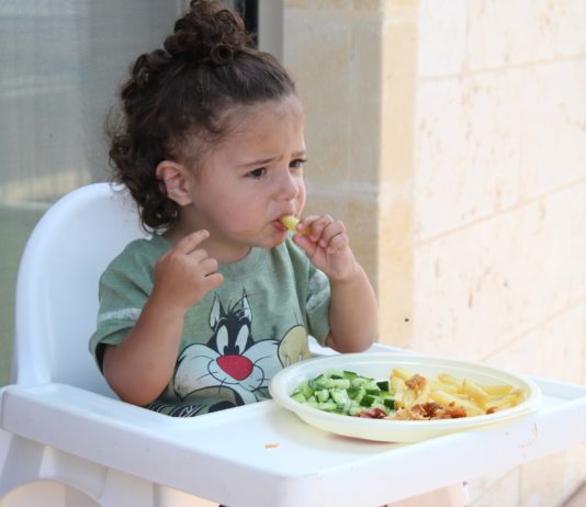 Île-de-France: Mehr als 300 Kleinkinder leiden unter Übelkeit nach dem Mittagessen in 69 Kindertagesstätten