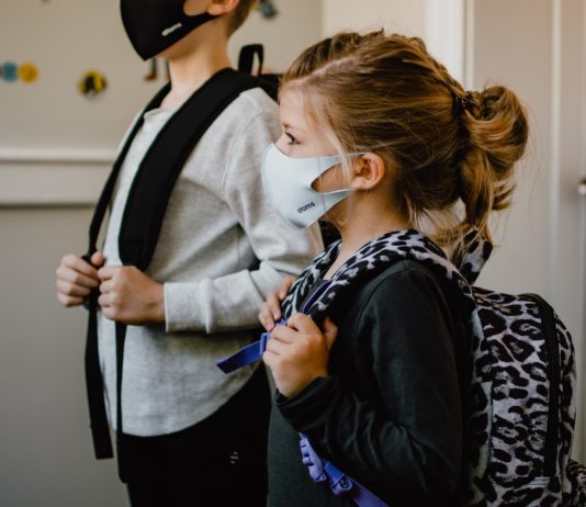 Covid-19: Kinderärzte fordern das Ende der Maskenpflicht in der Schule für Grundschulkinder