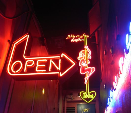 Frankreich: Erste Disko-Nacht seit März 2020 – nur mit Gesundheitspass