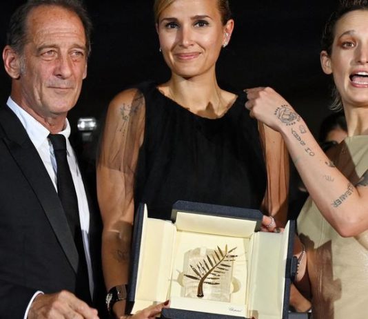 Filmfestival von Cannes: Julia Ducournau gewinnt für „Titanium“ als zweite Regisseurin in der Geschichte des Festivals die Goldene Palme