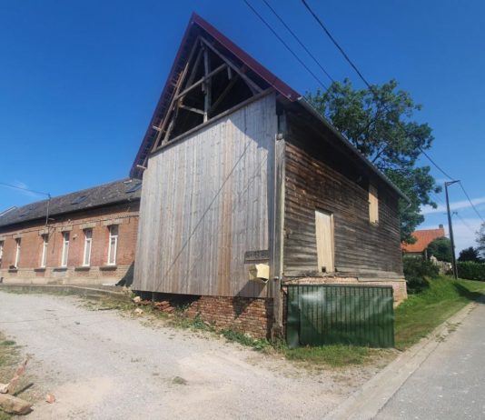 Pas-de-Calais: 40-jährige Frau vor den Augen ihrer Kinder mit Messer getötet. Lebensgefährte unter Verdacht.