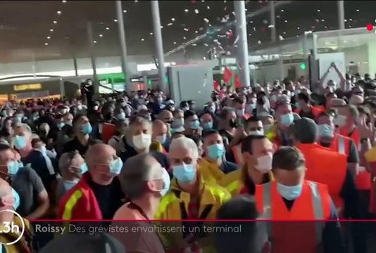 Pariser Flughäfen: Hunderte Streikende demonstrieren in Roissy und Orly