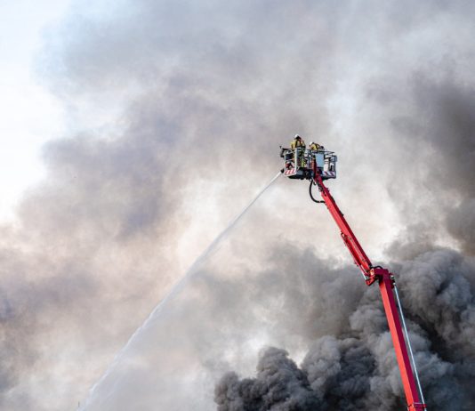Marseille: Feuer in einem teilweise besetzten Gebäude hinterlässt mindestens drei Tote Hausbrand_Illustration