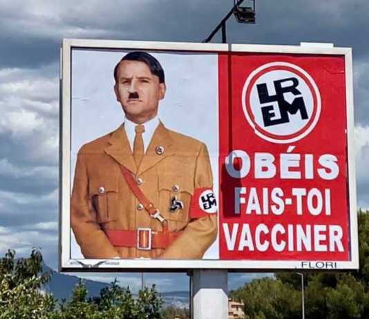 Macron als Hitler dargestellt: Gericht in Toulon verurteilt Urheber zu 10.000 Euro Geldstrafe