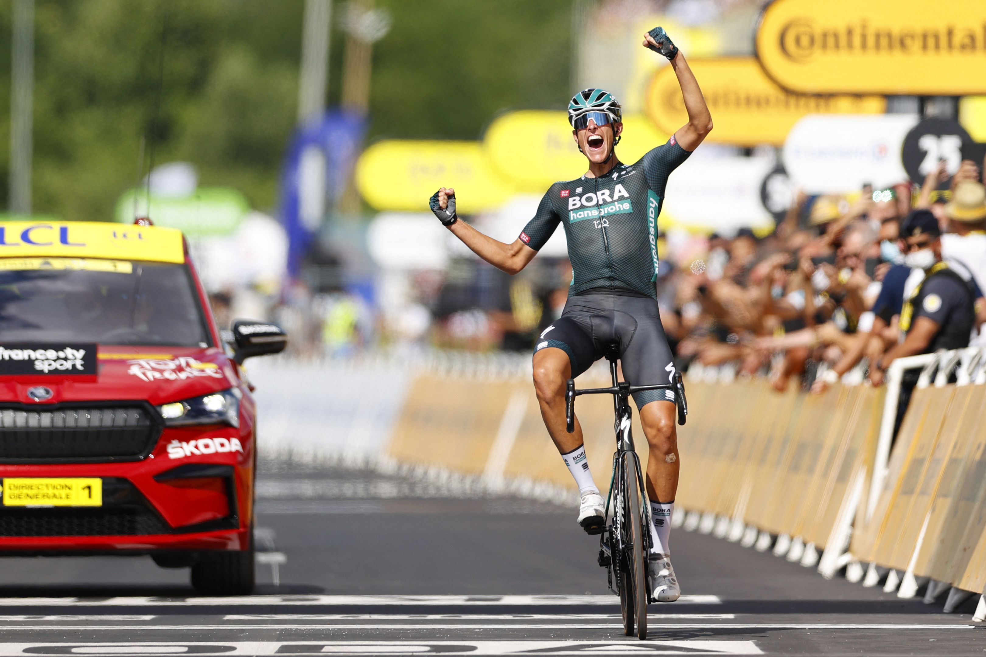 Tour de France 2021: Der deutsche Fahrer Nils Politt gewinnt die 12. Etappe in Nîmes