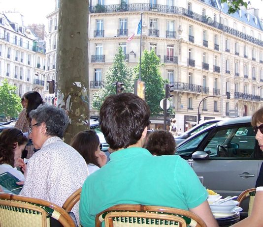 Gesundheitspass: Nationalversammlung will hohe Strafen für Kunden, die sich in Bars und Restaurants nicht registrieren