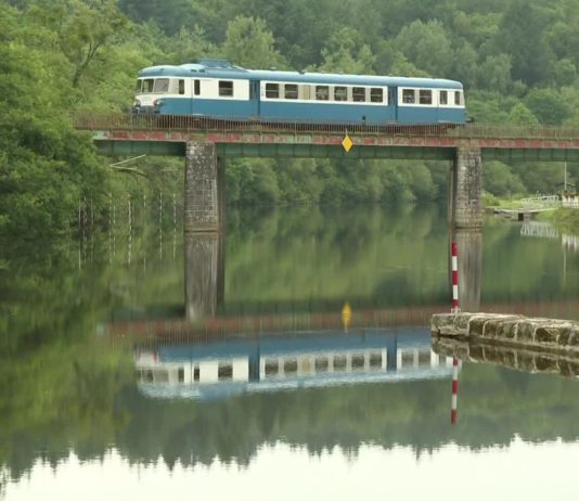 Der Napoleon-Express: Mit einem Zug aus den 1950er Jahren in das Blavet-Tal im Morbihan