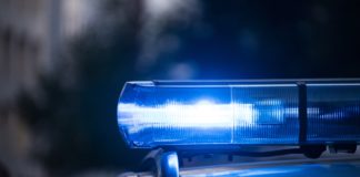 Ein nächtlicher Überfall, der das Land aufschreckt – Wie Kryptowährungen eine neue Form des Verbrechens befeuern Polizei_Illustration