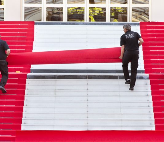 Recycelbarer roter Teppich, keine Plastikflaschen mehr… Das Festival von Cannes wird grün