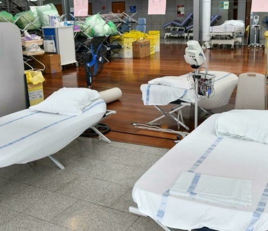 Covid-19: Etwa hundert Pflegekräfte fliegen zur Verstärkung nach Französisch-Polynesien