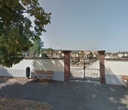 Haut-Rhin: Antisemitische Schmierereien an einer Friedhofsmauer entdeckt