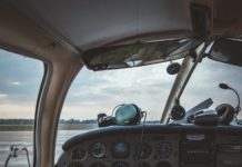 Landes: Ein Flugschüler versucht, das Flugzeug ins Meer zu stürzen, bevor er sich das Leben nimmt