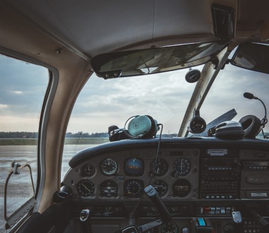 Notlandung eines Flugzeugs an einem Strand in der Region Landes: Flugschüler springt aus dem Cockpit und ist verschwunden
