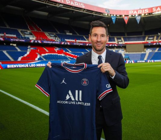 Lionel Messi verpflichtet sich offiziell bei PSG