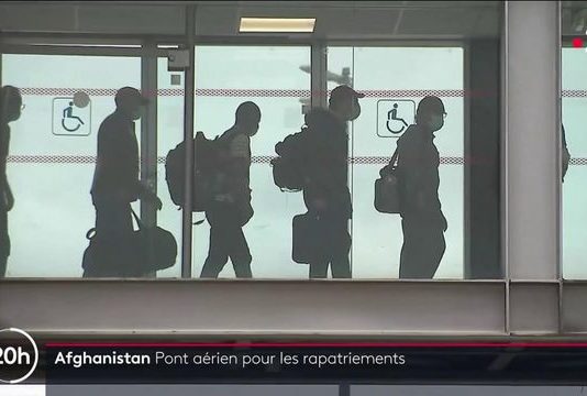 Afghanistan: Erste Ausgeflogene treffen in Paris ein