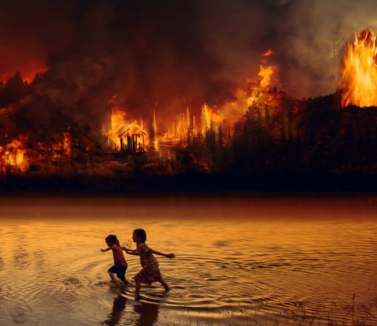 Brände in der Gironde: Beeindruckende Bilder der riesigen Flammen in den Dünen des Bassin d’Arcachon Waldbrand