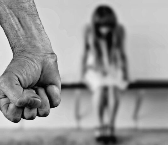 Alle zweieinhalb Minuten – aber was heißt das eigentlich? Gewalt_gegen_Frauen