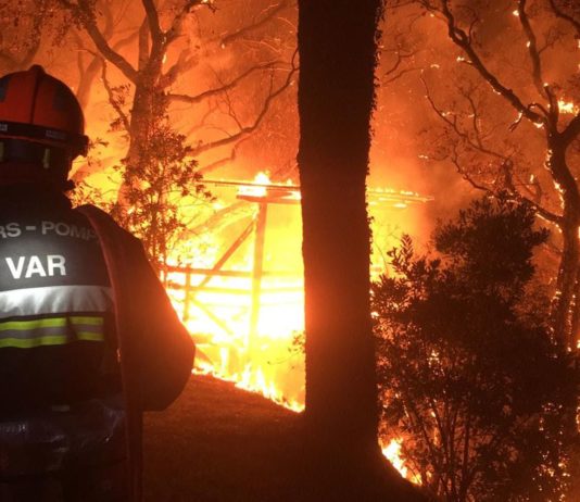 Feuer im Var: ein Mann in den Fünfzigern tot in seiner Wohnung aufgefunden
