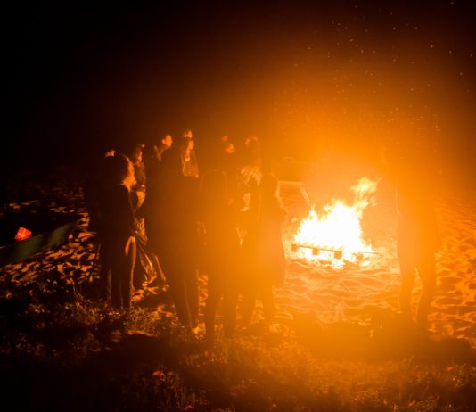 Präfektur des Hérault verbietet nächtliche Versammlungen von mehr als 10 Personen am Strand