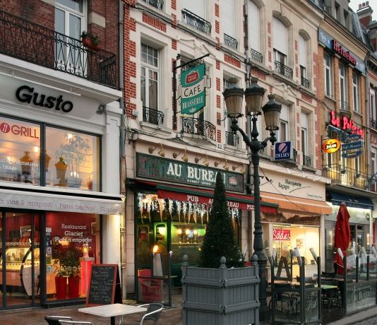 Cambrai: Operation „tote Stadt“ als Protest gegen die Einführung des Gesundheitspasses