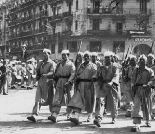 Emmanuel Macron empfängt heute Vertreter der Harkis im Elysée-Palast