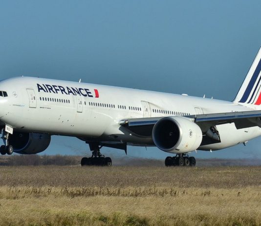 Frühgeborenes muss operiert werden: Air France verweigert den Flug wegen fehlendem Ausweis