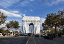 Der Triumphbogen von Christo ruft heftige Reaktionen im Internet hervor