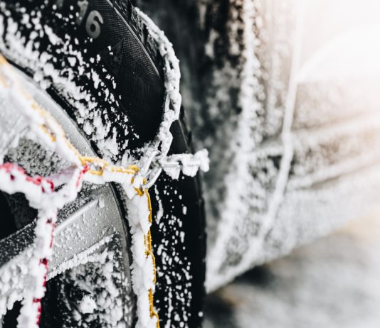 Winterreifen- oder Kettenpflicht in den Bergen: Details über die neuen Vorschriften