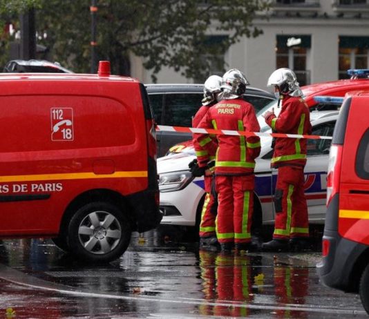Paris: mehrere Verletzte – fünf von ihnen schwer – nachdem Auto in Schaufenster krachte
