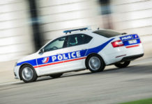 Antisemitismus: Jüdische Frau in Lyon mit Messer angegriffen und Hakenkreuz auf ihre Tür geschmiert Polizei_Illustration