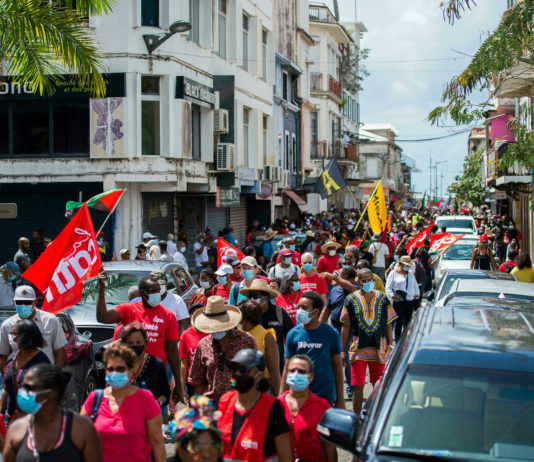 Nach Guadeloupe erreicht die Krise Martinique: Schüsse auf Polizei und Feuerwehr